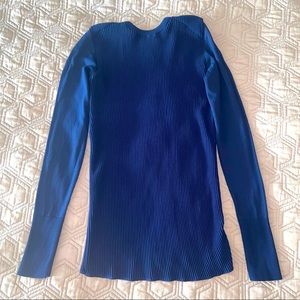 Zara ribbed 🧶💙 Blue long sleeve Round collar neck curve hugging hemline M